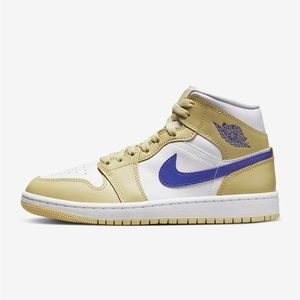 Air Jordan 1 mid Womens sizes: 5,5.5,6,10.5,11,11.5, and 12. Color: Lemon Wash.